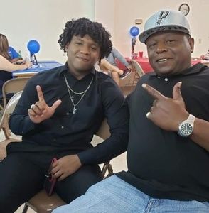 Meet your Posher, Max